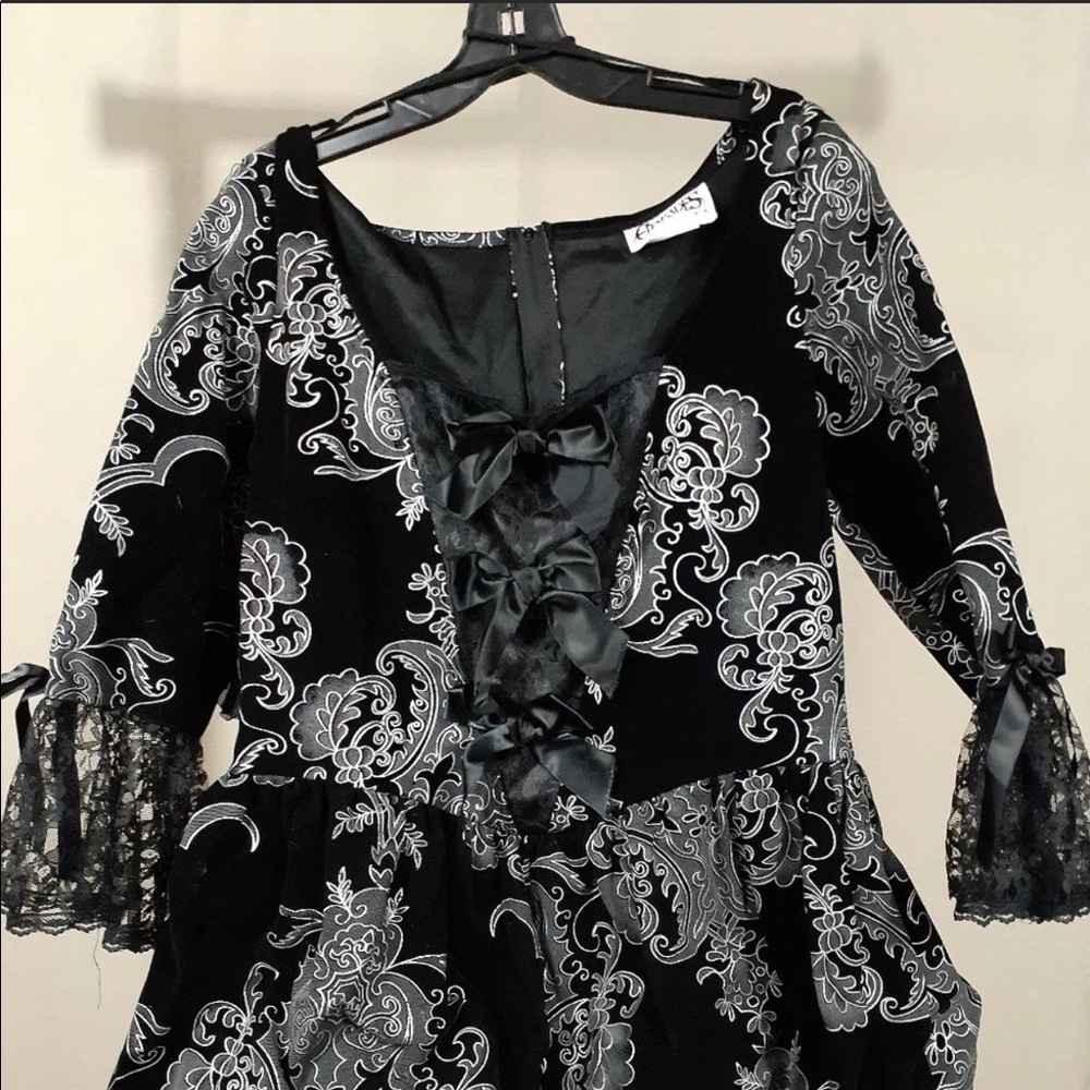 Elegant Pirate Lady Costume - Charades